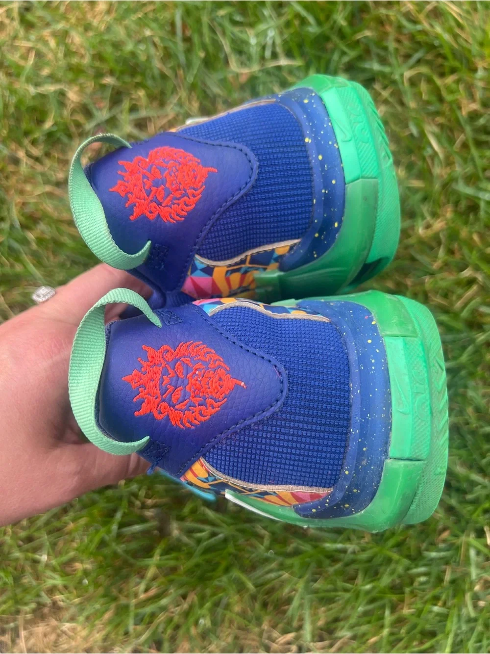 LeBron Witness 7 'Kaleidoscope' youth basketball shoes size 7 youth